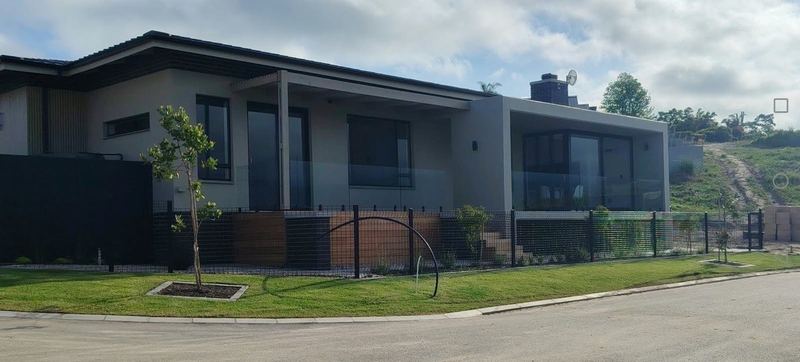Clearview fencing around a home — Jozelle Fencing & Projects