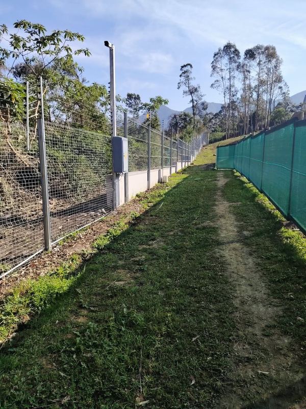 Electric fencing along a boundary — Jozelle Fencing & Projects